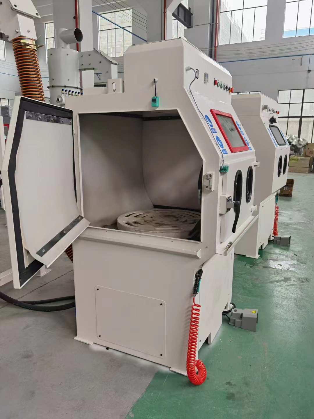 梅州移动式抛丸机的工作原理?