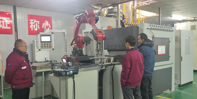 梅州喷砂机在模具清理中的专业应用